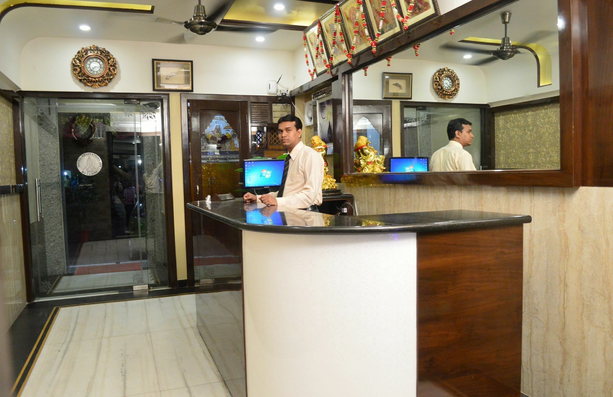 Hotel Abhinandan Inn Divisione di Divisione di Jaipur Esterno foto